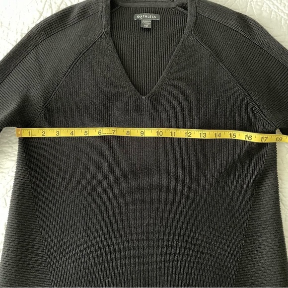 Athleta Hanover Refined V-Neck Black Soft Merino Wool Tunic Sweater Size XXS - Picture 5 of 10